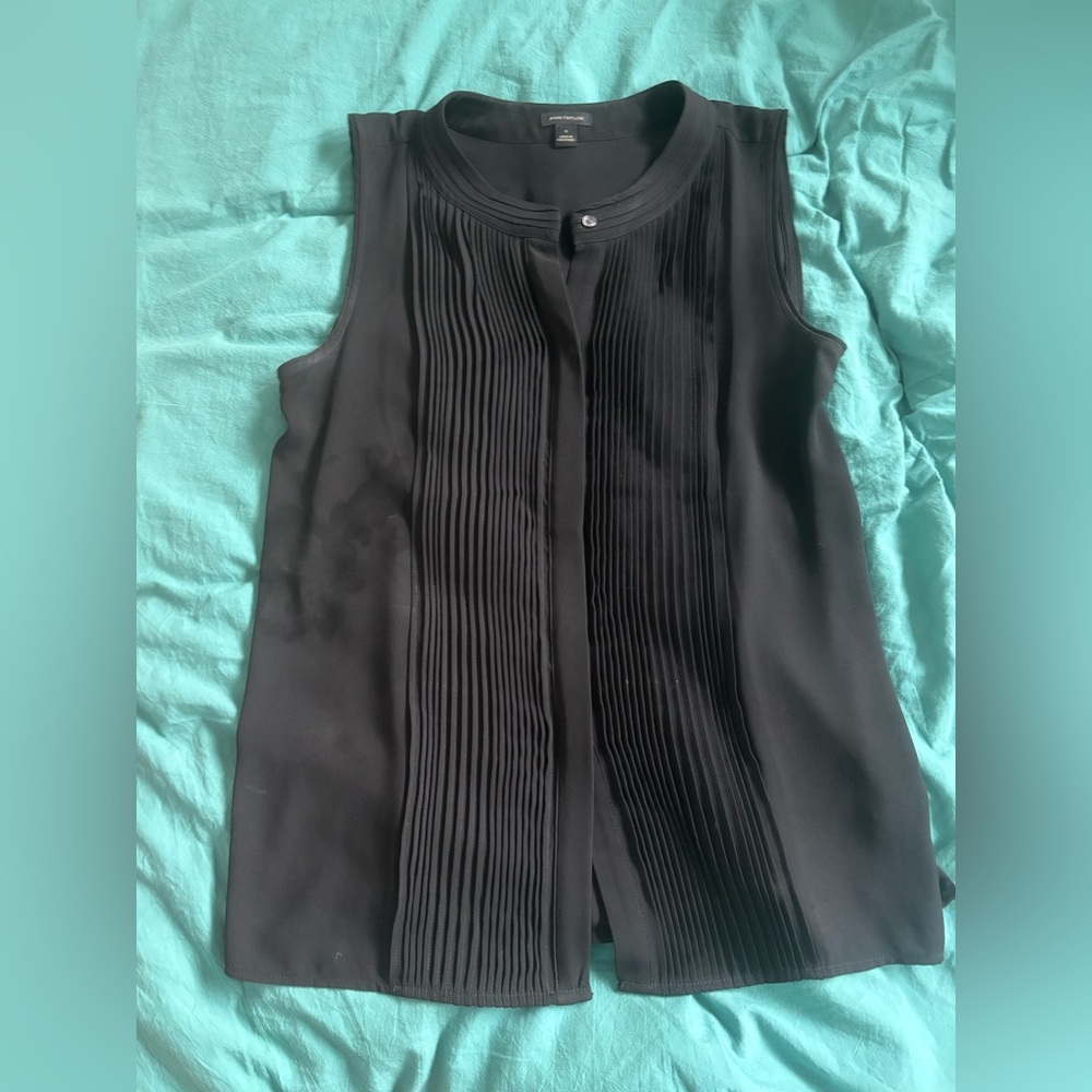 Ann Taylor Black Sleeveless Pleated Blouse